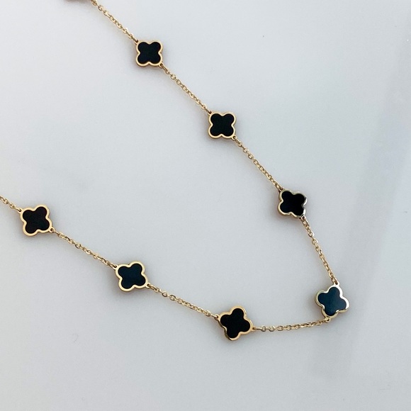 Jewelry - 14K Yellow Gold Onyx Clover Station Necklace